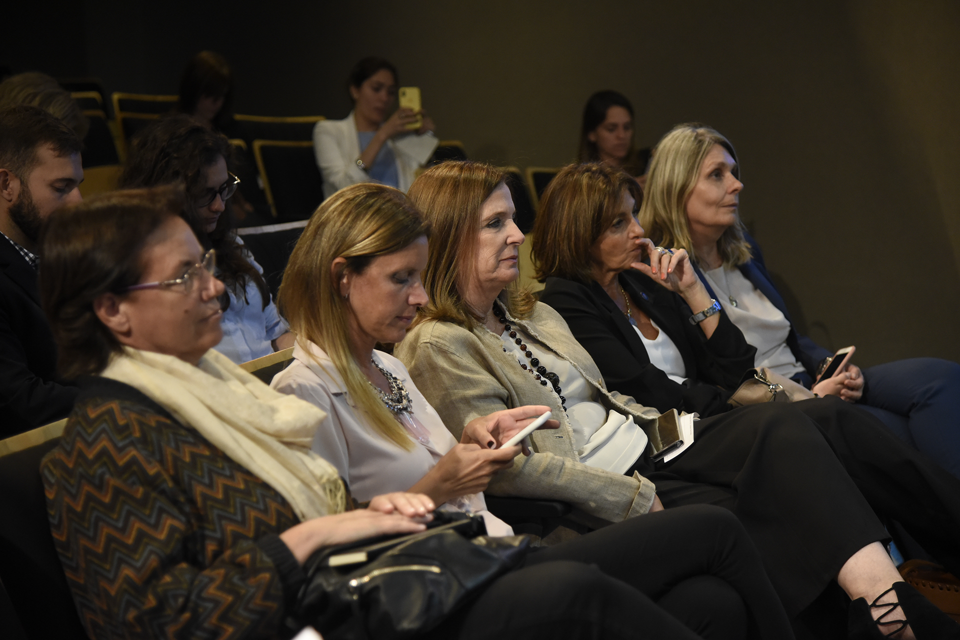 Galeria de imagenes de la noticia NIÑEZ SIN CUIDADOS PARENTALES: APORTES DESDE DIPUTADOS PARA MEJORAR EL RÉGIMEN DE ADOPCIÓN